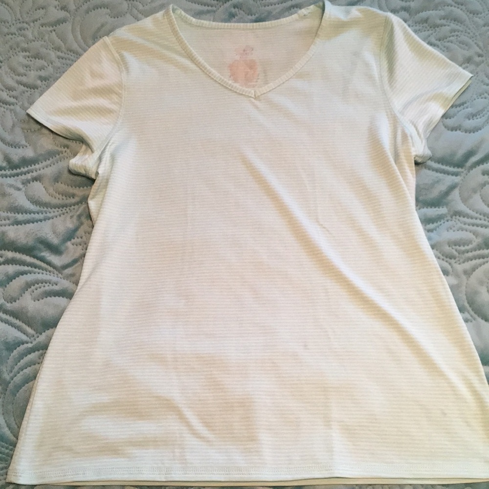 Athletic shirt